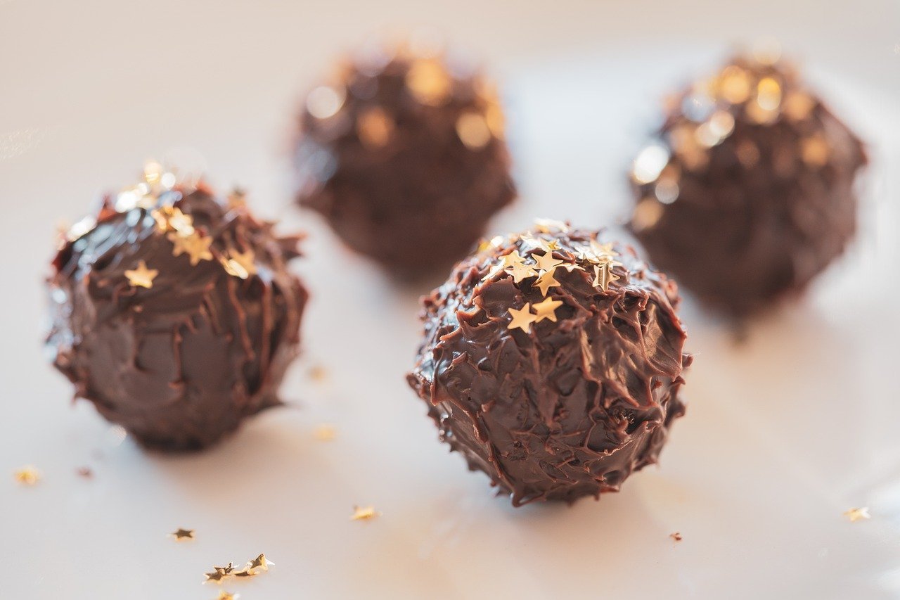 chocolate truffles, truffles chocolates, chocolates-8462167.jpg